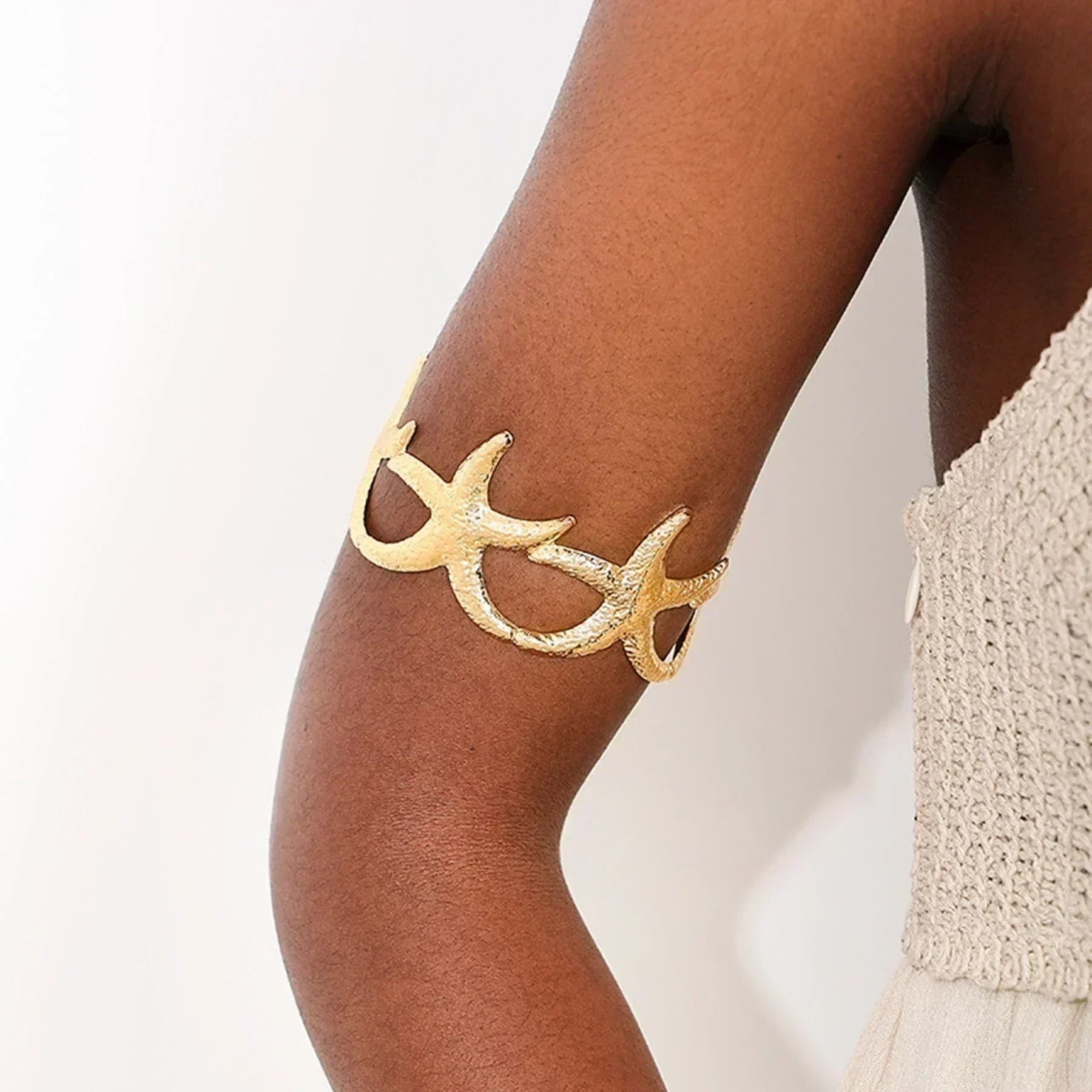New Fashion Golden Alloy 2 Starfish Arm Bracelet for Women  Summer Beach \Dance Party Cuff Bracelets Jewlery Accessories Gifts
