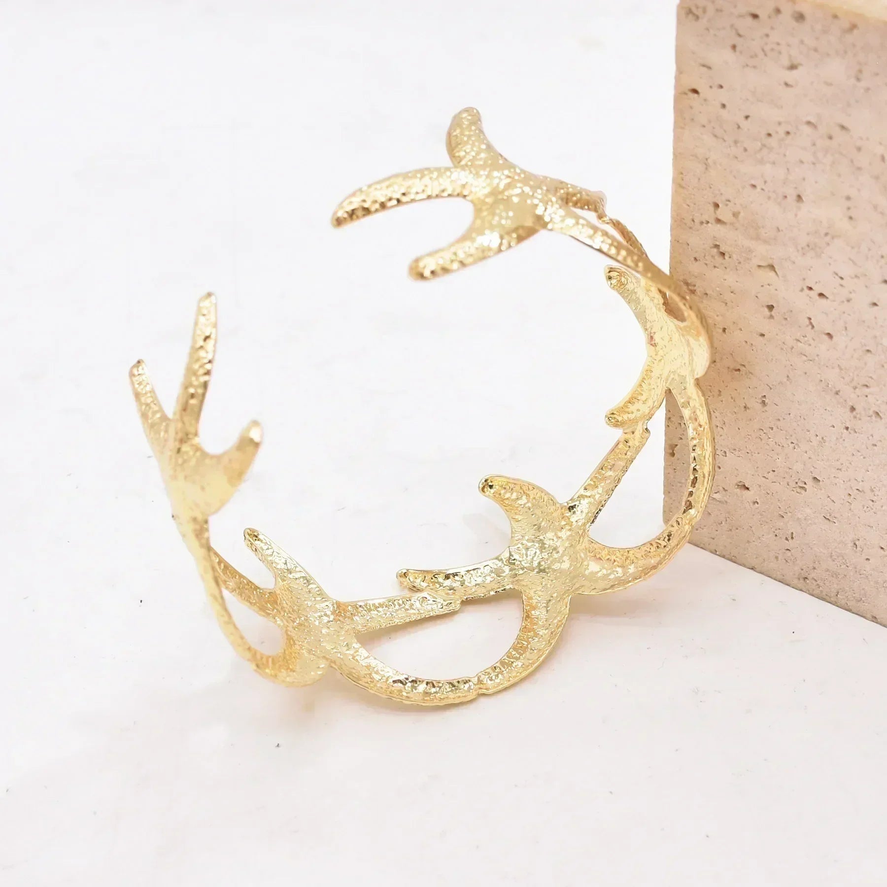 New Fashion Golden Alloy 2 Starfish Arm Bracelet for Women  Summer Beach \Dance Party Cuff Bracelets Jewlery Accessories Gifts