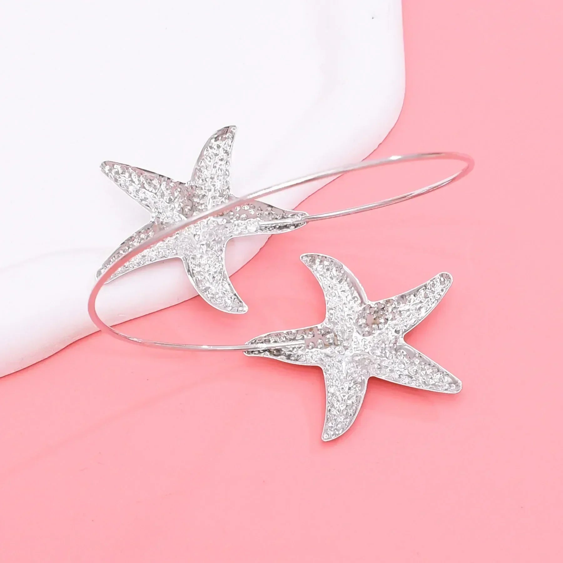 New Fashion Golden Alloy 2 Starfish Arm Bracelet for Women  Summer Beach \Dance Party Cuff Bracelets Jewlery Accessories Gifts