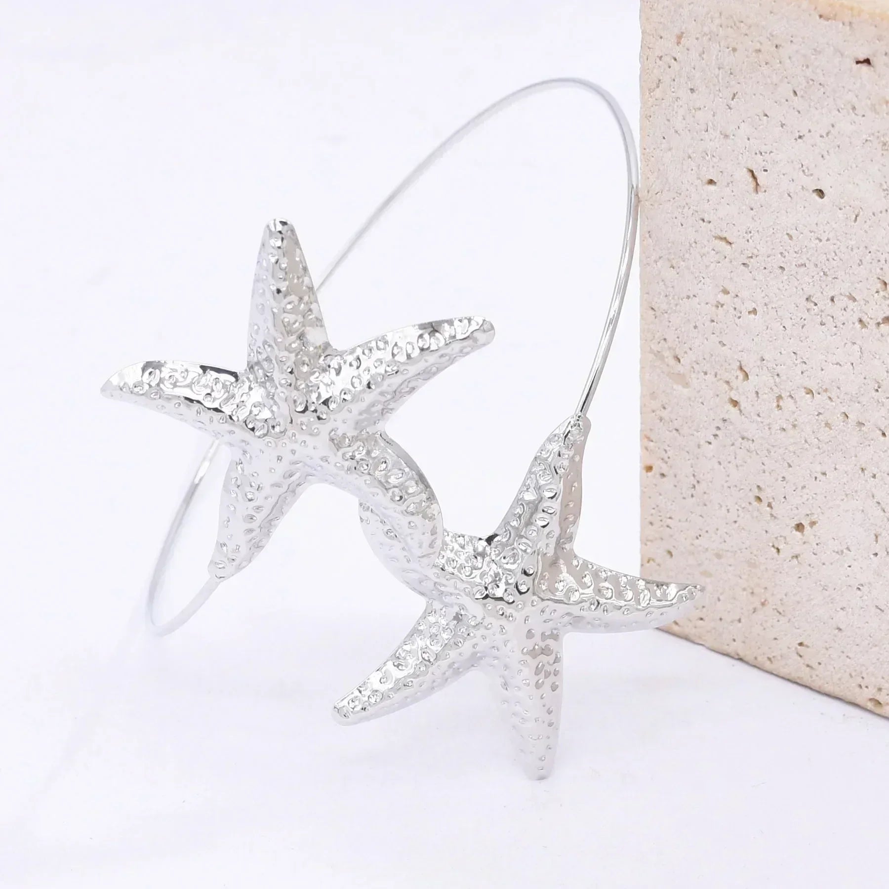 New Fashion Golden Alloy 2 Starfish Arm Bracelet for Women  Summer Beach \Dance Party Cuff Bracelets Jewlery Accessories Gifts